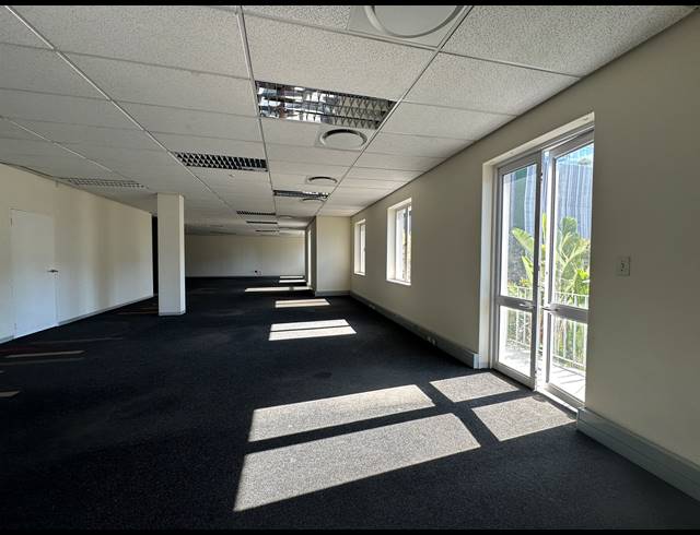1,172M² OFFICE TO LET IN SANDTON CENTRAL